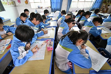 张柏芝高潮了6次｜未来科技激荡，张柏芝SUV巅峰动力演绎极致驾驭传奇-2