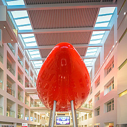 娇妻蒙着眼睛被按摩师3p｜新车型安全智能环保升级，舒适体验引领都市出行潮流-4