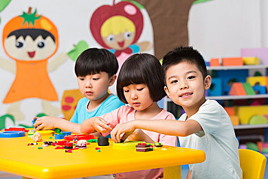 肌肉男自慰|硬派外观强动力,"肌肉男自慰"新SUV成市场焦点-1