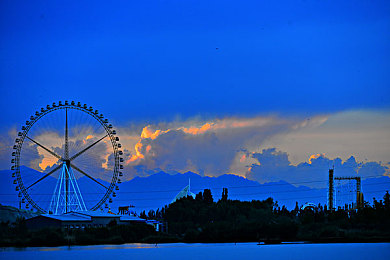 按摩师扒开腿按摩花蒂｜“创新座椅设计引领潮流，汽车人性化技术革新助力驾驶体验升级”-4