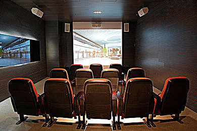 香蕉插进蜜桃｜智融跨界，未来驾临——颠覆视觉的轻奢出行新宠-1