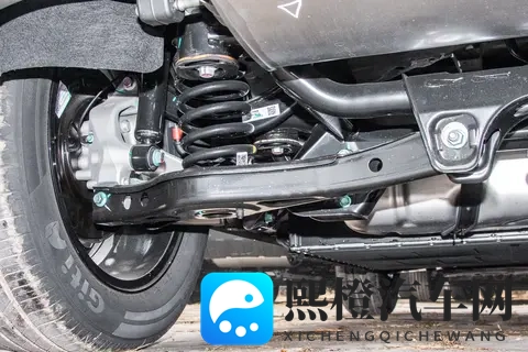 15万级硬派SUV,四驱+大空间,油耗仅63L,它颠覆你的认知-1