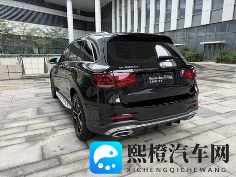 男孩把困困放在女生的困困:男孩将物品置于女生之物上-2