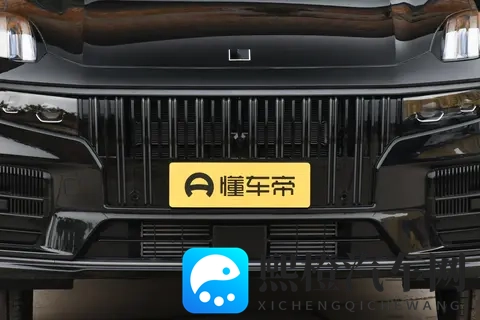 买家庭用车别着急,先看看这款,空间大,配置实用,价格实惠-1