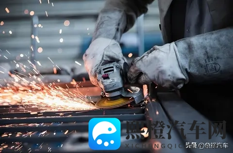 关税大刀砍向自己!美国汽车业18万人失业,万亿产业链加速逃离-2