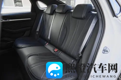 吉利星瑞全新东方曜试驾体验：中国设计吸睛，智能驾控出色-3