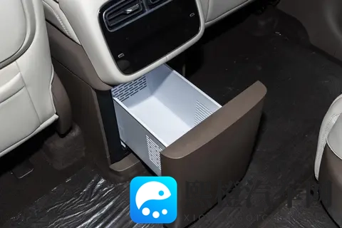 带全家出行,我选择腾势 N8L 的原因:空间、配置兼顾实用与经济-1