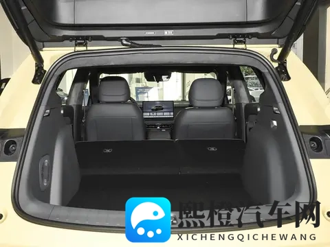 零跑造了台“红米YU7”,1058万起,造型拉风,不给油车留活路?-1