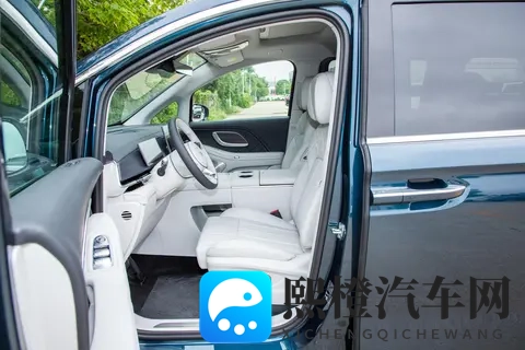 26款岚图梦想家PHEV 乾崑 Ultra 解析:高端 MPV 的豪华与实用平衡-2