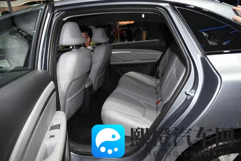 13万级电轿二选一!小鹏MONA M03 VS 长安启源A06,选谁划算?-3