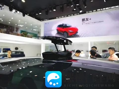 何小鹏拉链门后放大招 IRON机器人能否改写智能汽车AI战场规则-1