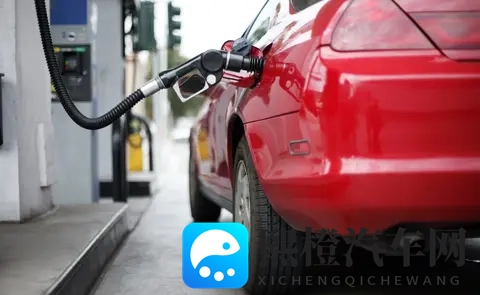 燃油车退场?别急,它只是在换个“活法”-1