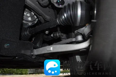 全家出游选 MPV,车长多少才够用?魏牌高山7 ,细节藏着小心思?-3