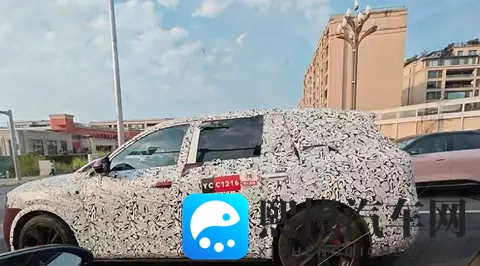 问界M6谍照曝光，鸿蒙智行添新将！预计2026年上市-1