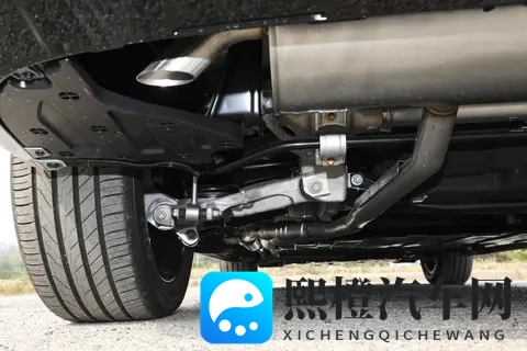 花30多万买一辆大型六座SUV,图啥?看完这篇再说-3