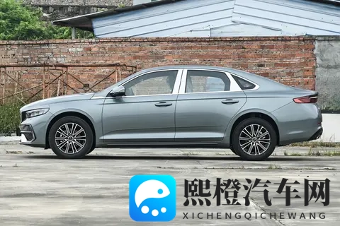 吉利星瑞的产品力有多硬？15T东方曜哪个版本值得入手？-3