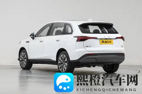 红旗HS6 PHEV将于11月15日正式启动预售 搭载全新一体式双联屏-2