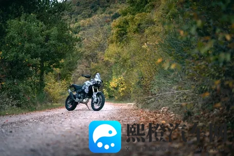 杜卡迪发布 2026 第二代 DesertX “ 沙漠 X ” 预告-2