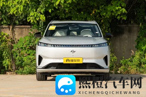 东风eπ008五座版:设计大气、空间宽敞、配置丰富,值得一看-2