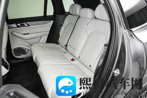 领克09四驱探索版：内外兼修，实力诠释豪华燃油SUV-1