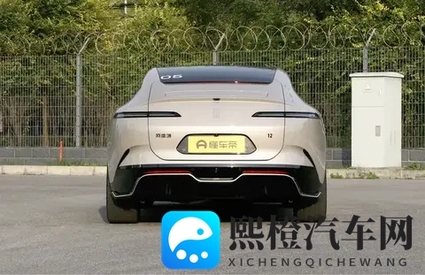 四激光加持+356km纯电续航！阿维塔12十项升级，配置诚意满满-2