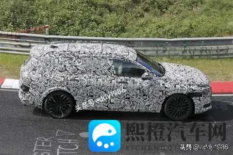 奥迪最强SUV车型SQ9最新路测谍照，夸张巨型格栅与V8涡轮增压引擎-1