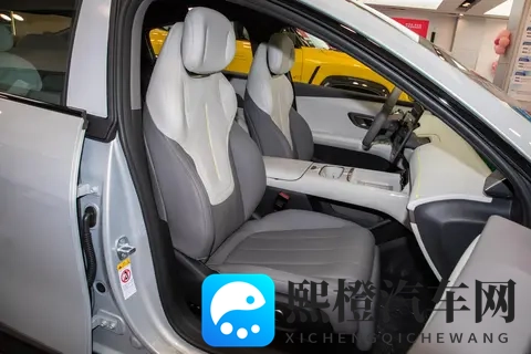 “公路磁悬浮” 到底是噱头还是真功夫?深蓝L06这些细节太戳心-1