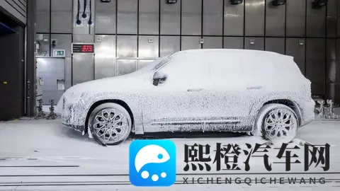 第二代梅赛德斯-奔驰 GLB 的全新照片已经发布,内饰也已曝光-3