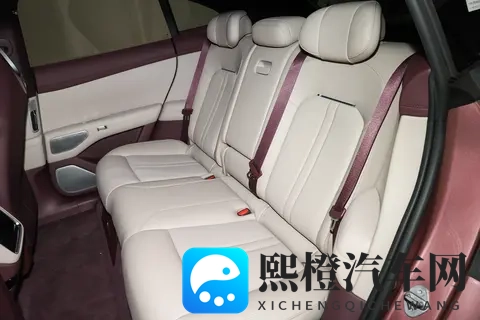 小米YU7实测:2535万起的豪华纯电SUV,835km续航+323秒破百。-3