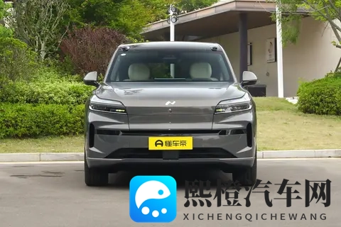 买大五座还是大三排?多孩家庭看这款纯电SUV,一步到位-2