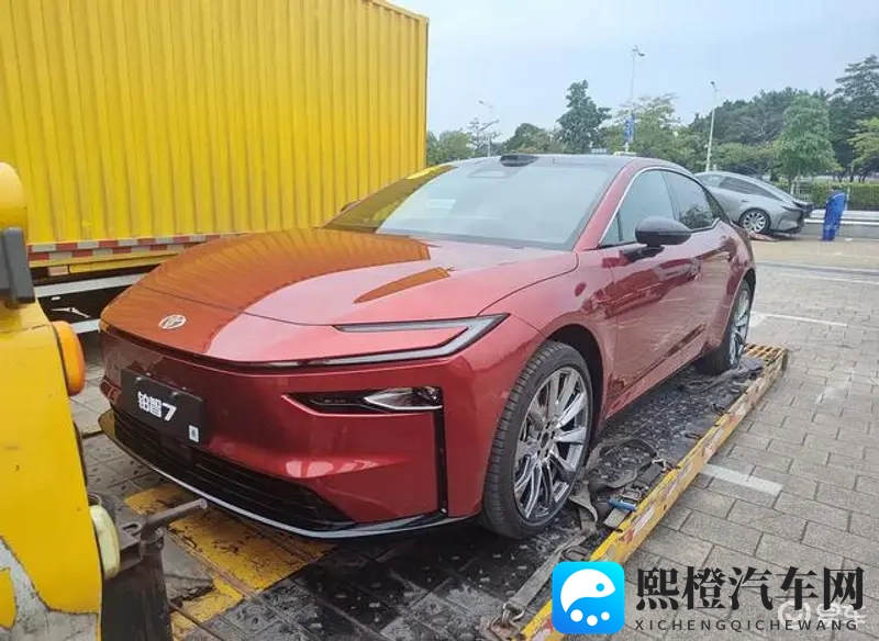 2025广州车展探馆：广汽丰田铂智7量产版车展将首发亮相-1