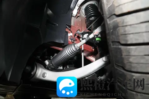 1898万元起,标配800V+8295芯片,2025款星纪元ES适合谁?-1