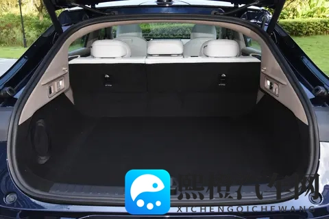 长安启源 A06 2026 款 增程版：CLTC 纯电续航 240km轴距 2922mm配置体验-3