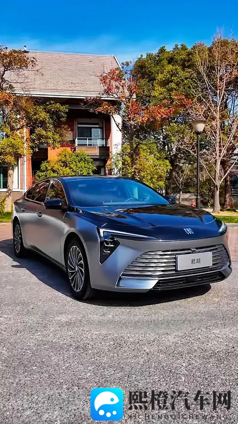 别再说君越是“老头乐”!试驾后彻底改观,这驾驶质感真香了-1