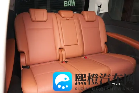 CLTC综合续航1420km 锐胜M8大型MPV正式预售 1698万起-3