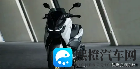 7980元买水冷150+ABS+TCS?这款平踏板把小排量配置卷到新高度!-2