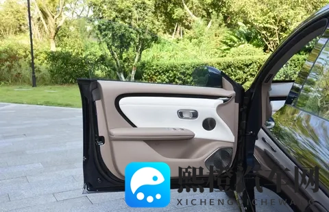 长安启源A06上市定价亲民,增程纯电全配置拉满,车主体验如何?-3