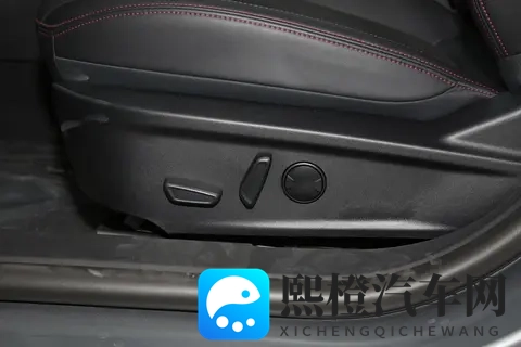 开福特蒙迪欧半年,发现它很适合家用,空间大,配置高,不后悔-3