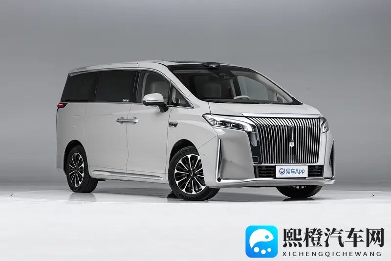 老师用刷子刷班长脚底心作文：汽车智能化环保风潮来袭，未来出行更绿色-2