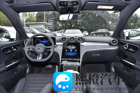 奔驰 C 级 2025 款实测：豪华感拉满，但这些短板得认清-3