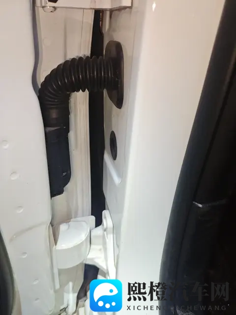 十年老友价,10万拿下准新一手奔驰C级-3