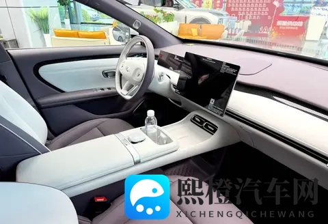 长安启源A06上市:1099万起,配激光雷达+800V快充!-3