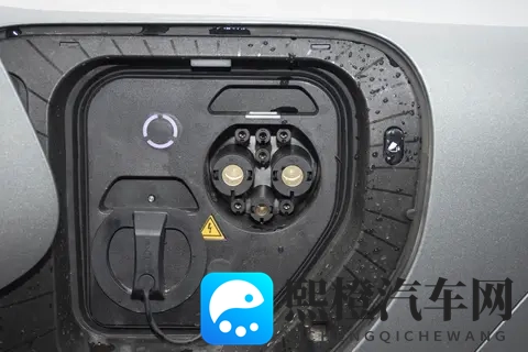 2025 款星纪元 ET:豪华安全大五座 SUV 11 月权益在 适合家用-1