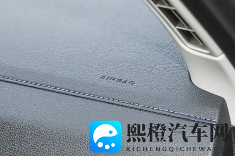 福特领睿2025款购车指南手册:那个版本性价比最高-3