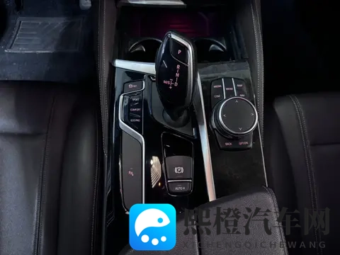 无遮挡裸光屁屁打屁股校园:创新模式提升校园安全意识,模拟交通场景效果显著-2