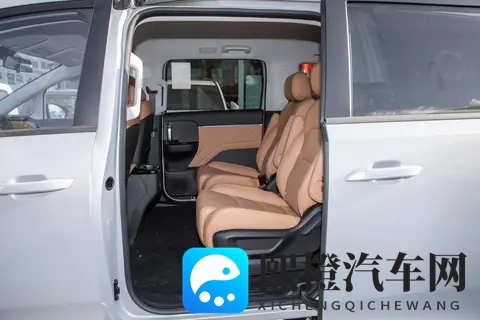 10万级家用MPV纠结?五菱星光730:把老百姓的需求,装进这台车里-2