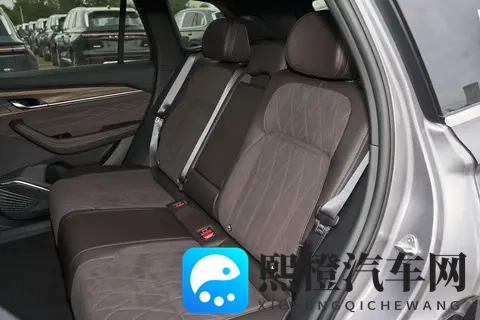 吉利放大招了!星越L1587万起,有限时优惠,买燃油SUV选它咋样-3