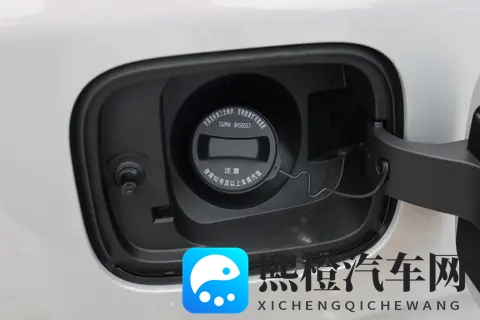 7万级真7座MPV!星光730 2025款 舒适型实测:二胎家庭出行无压力-1