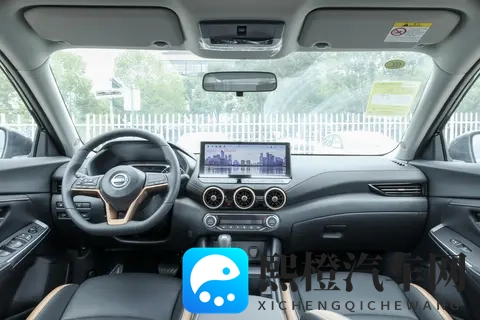 轩逸直接卷哭家轿!起售低至6万出头+终身质保,大空间太舒服-3