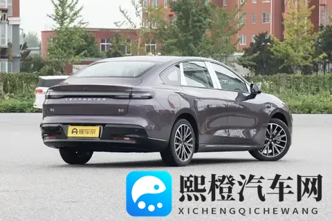 试驾零跑B01 2025款550激光雷达版，值得购买吗？-1